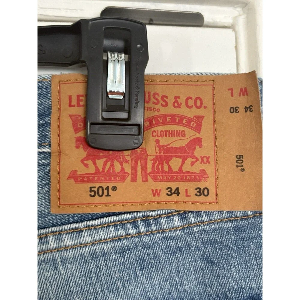 Levi's 501 Jeans Mens 34X30 Straight Fit Distressed Light Wash Faded‎ Button Fly